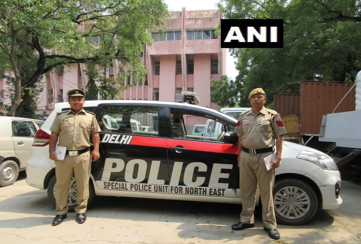 Posters against the Prime Minister in delhi cases registered in several police stations five arrested