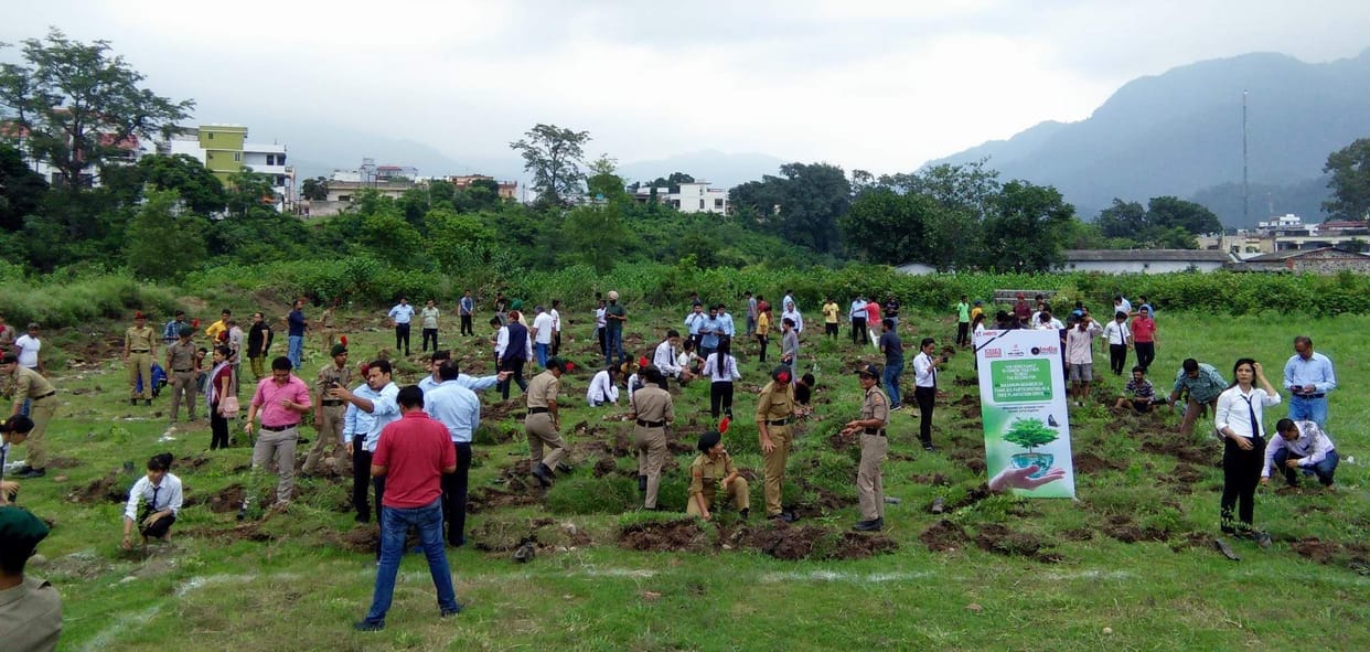Recorded 2.10 lakh plantations planted in 10 minutes