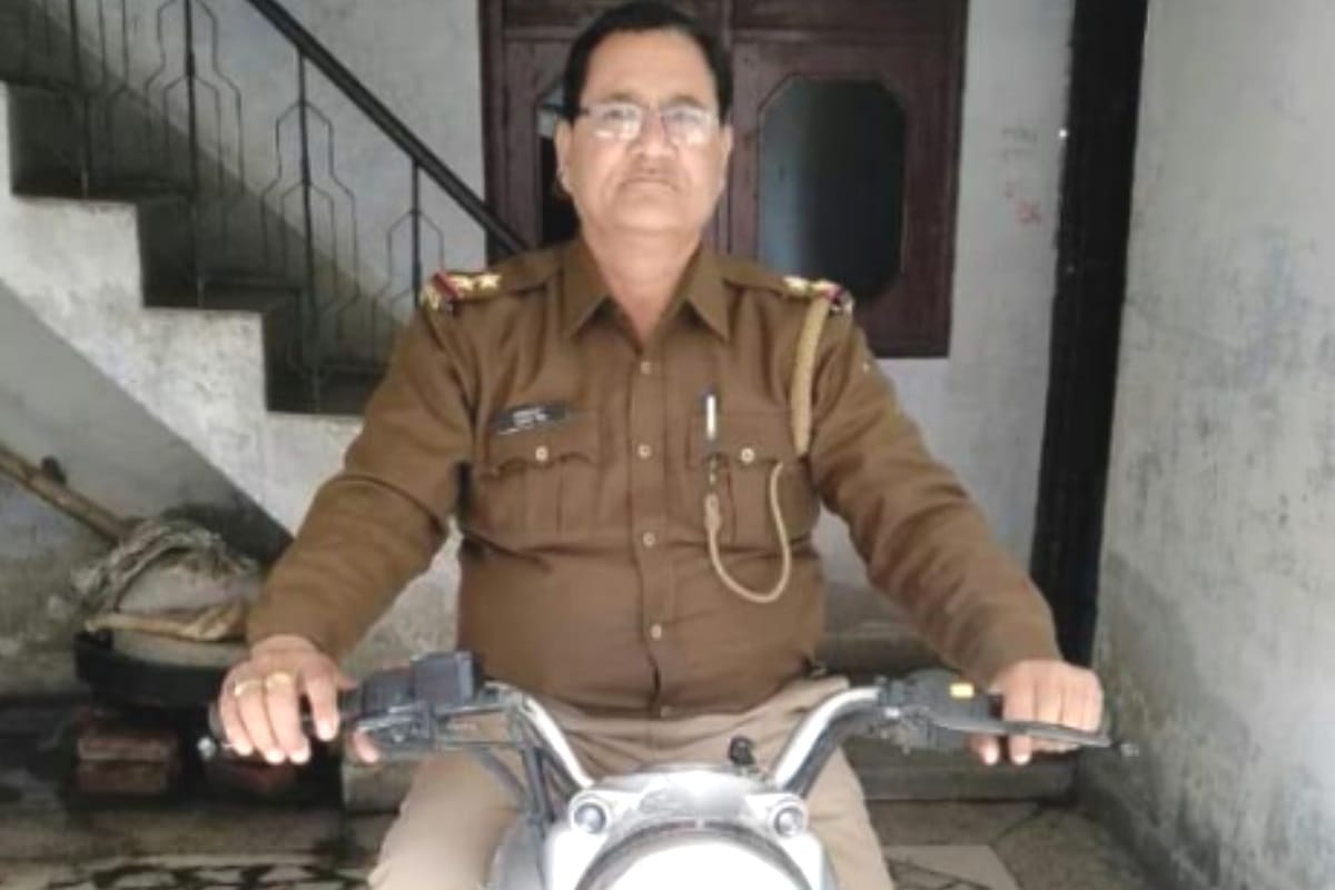 Daroga from Aligarh died due to heart attack in Meerut Police chauki