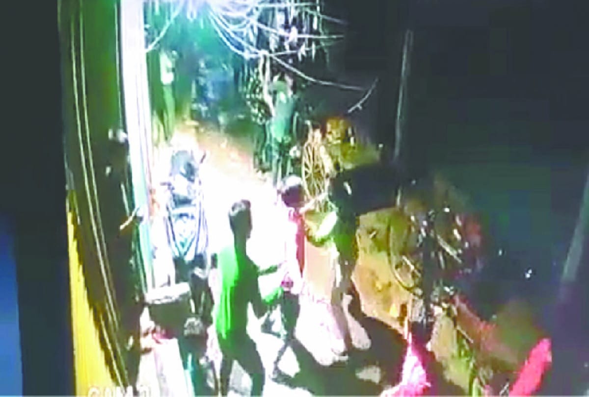 Minor killed after shoulder collision in delhi