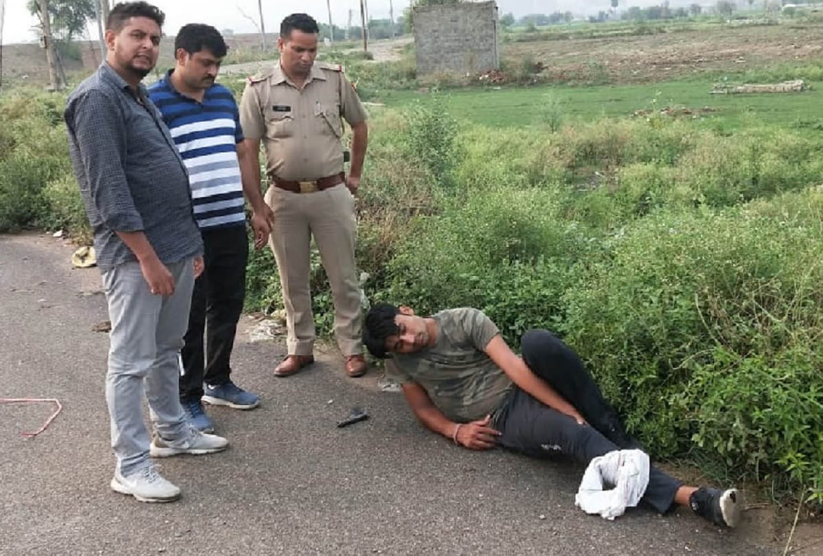encounter between Police and criminal in Greater Noida West