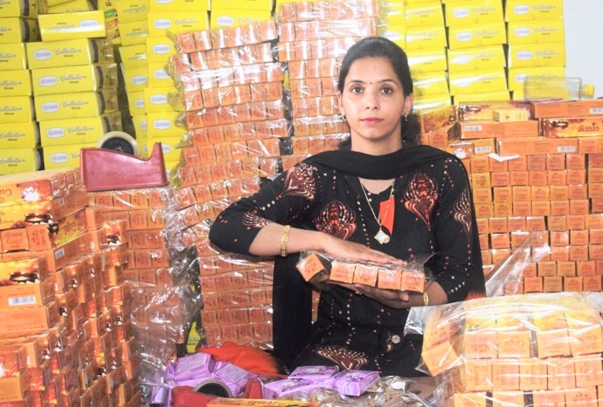 cow dung hawan samagri and dhoop agarbatti entrepreneur kavita gupta bilaspur himachal pradesh