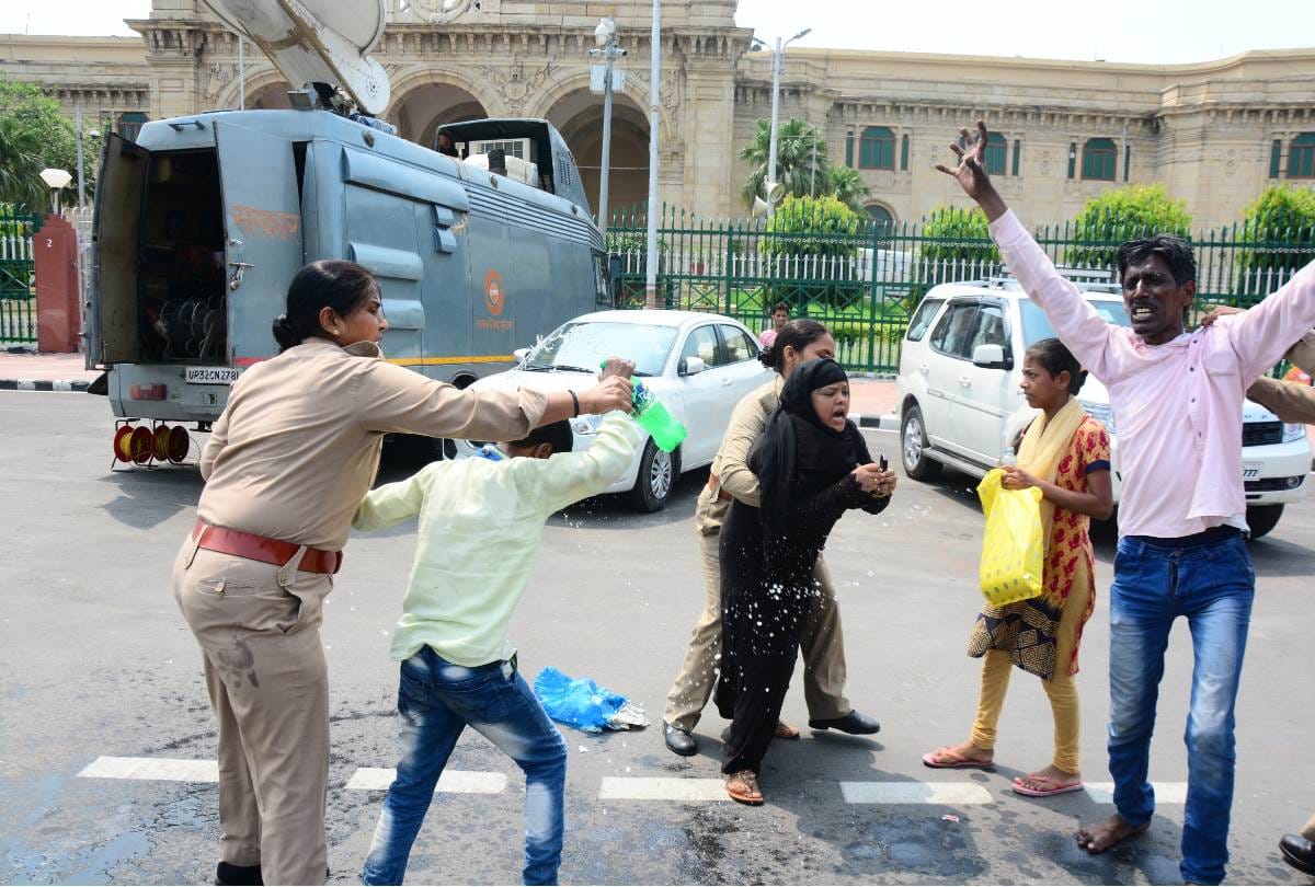businessman attempts to commit suicide with family in front of vidhan bhawan lucknow