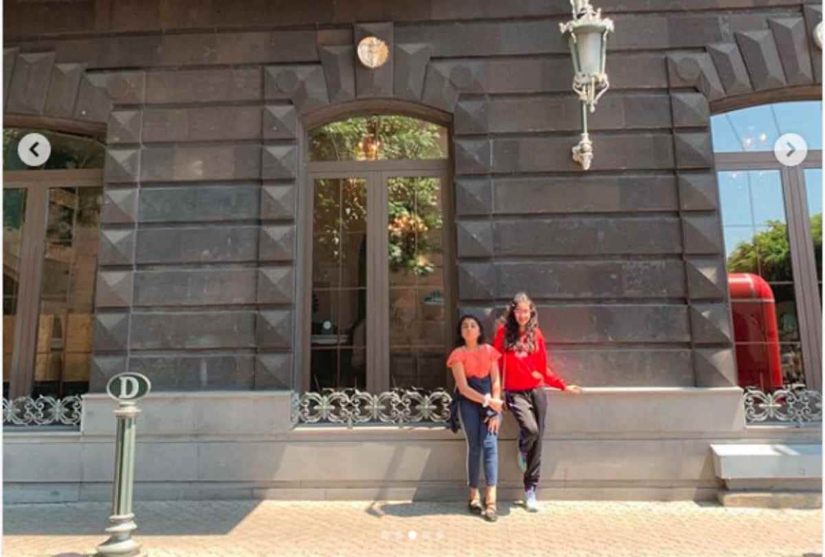 sushmita sen enjoying holiday with boyfriend rohman shawl and daughters in america