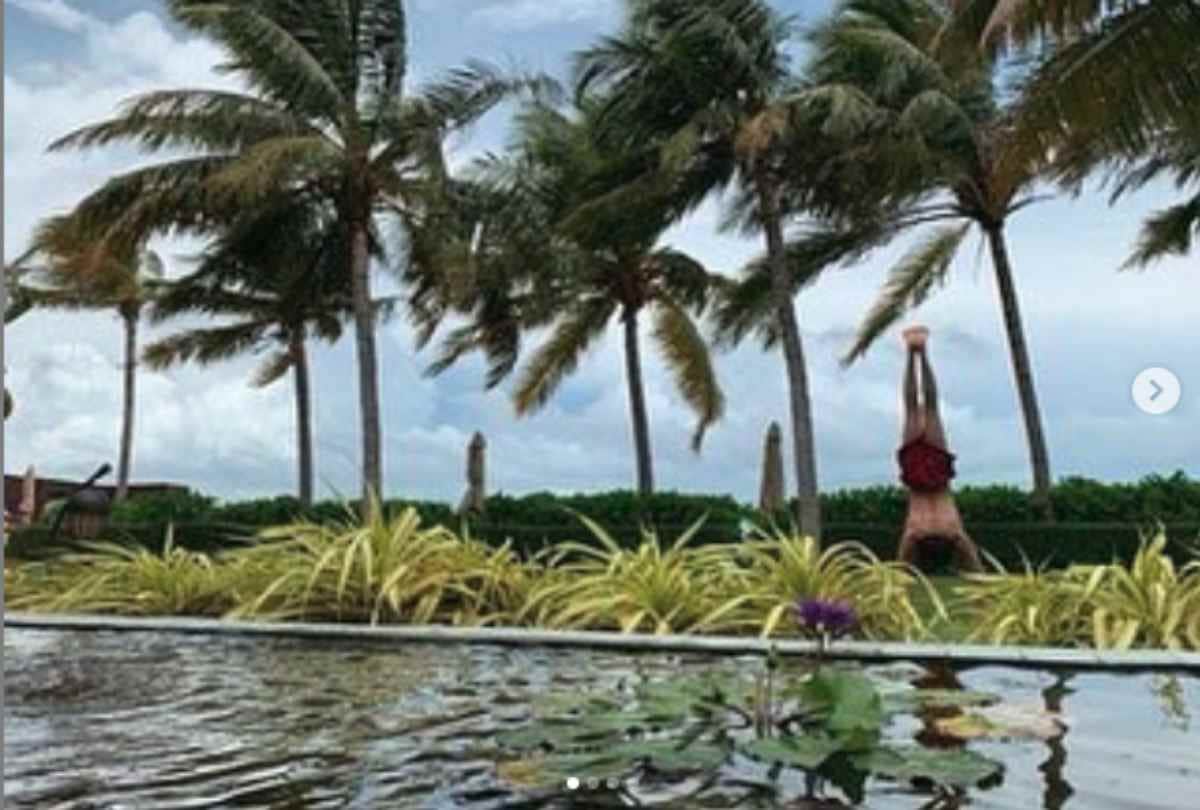 shah rukh khan share family vacation photo from maldives on instagram