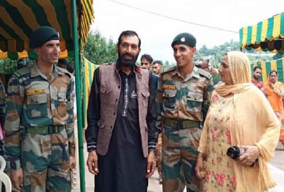 martyr aurangzeb two brothers joins army father says sent in army to take revenge of aurangzeb death