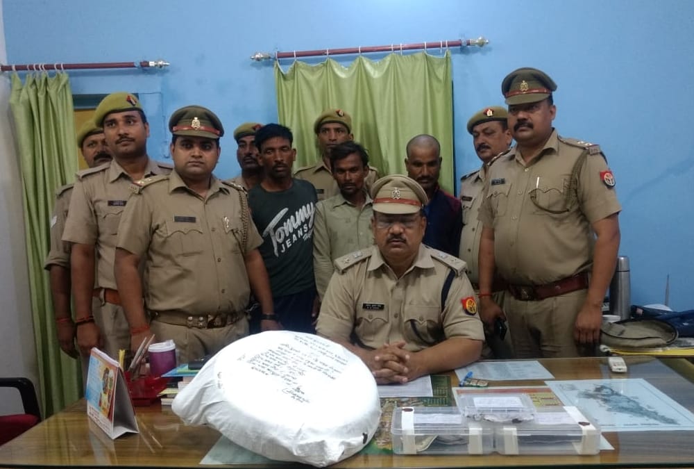 smuggler arrested with one crore smack.