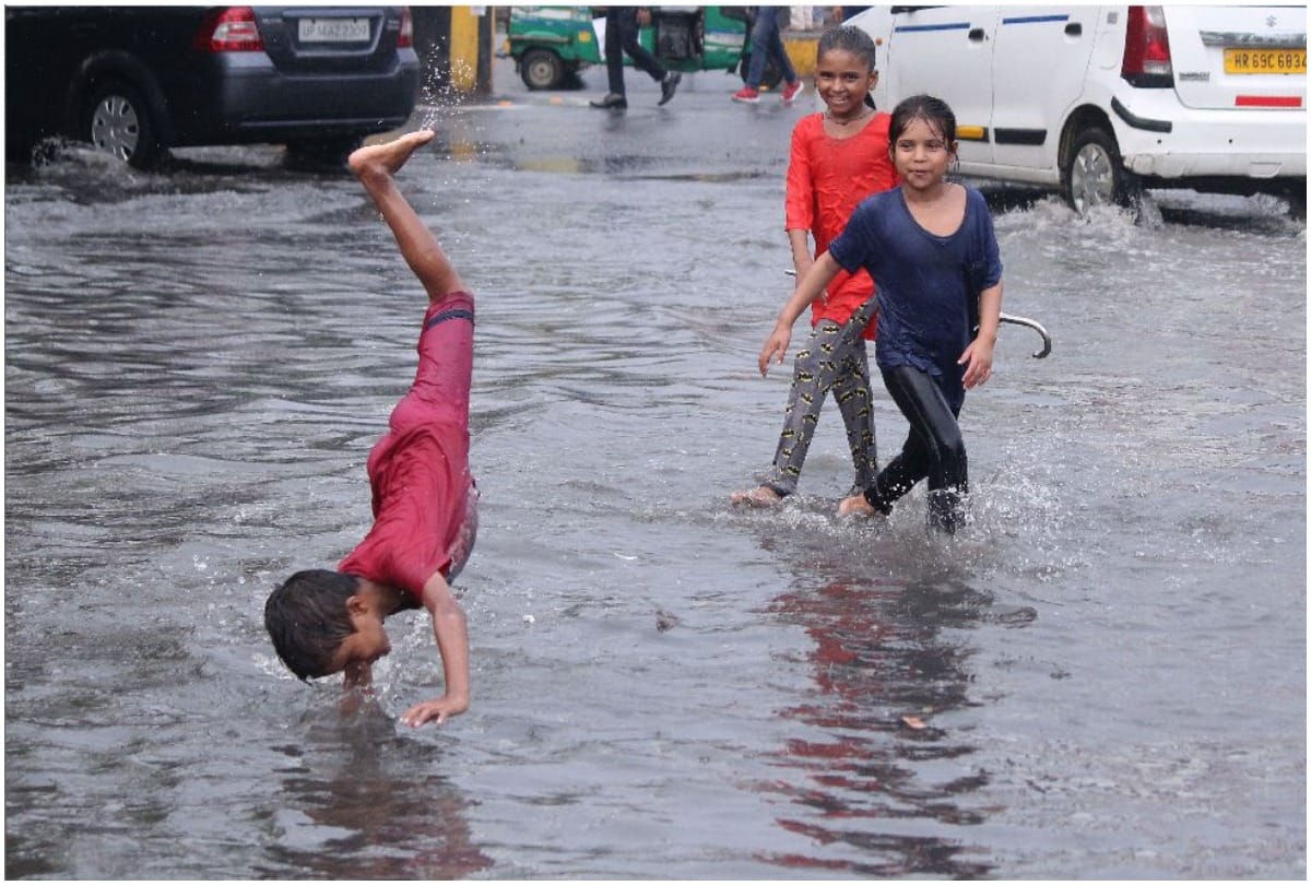 Delhi NCR monsoon weather report minimum and maximum temperature after rain