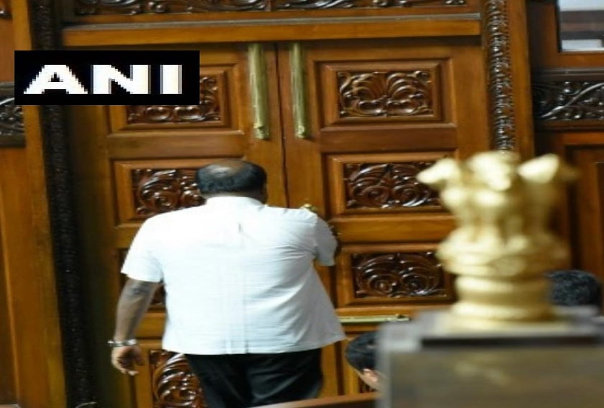 Karnataka: Congress Vs BJP workers in Bengaluru, Section 144 applies