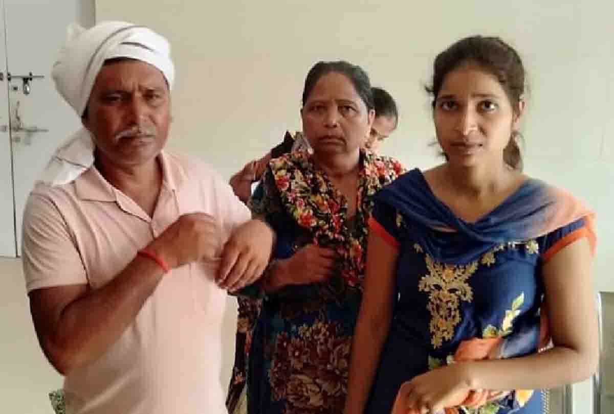car hit father and son, father died on the spot