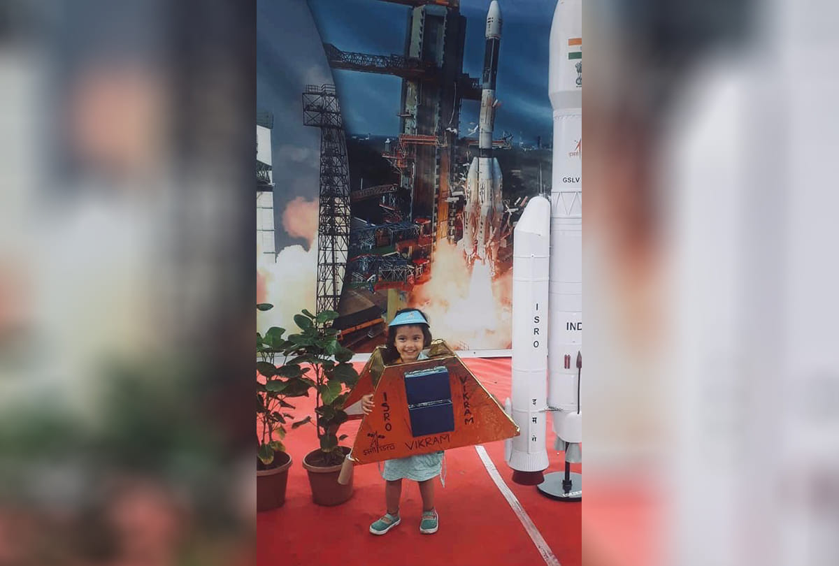 Thousands of people saw live launching of Chandrayaan-2 from ISRO space theme park, see pictures