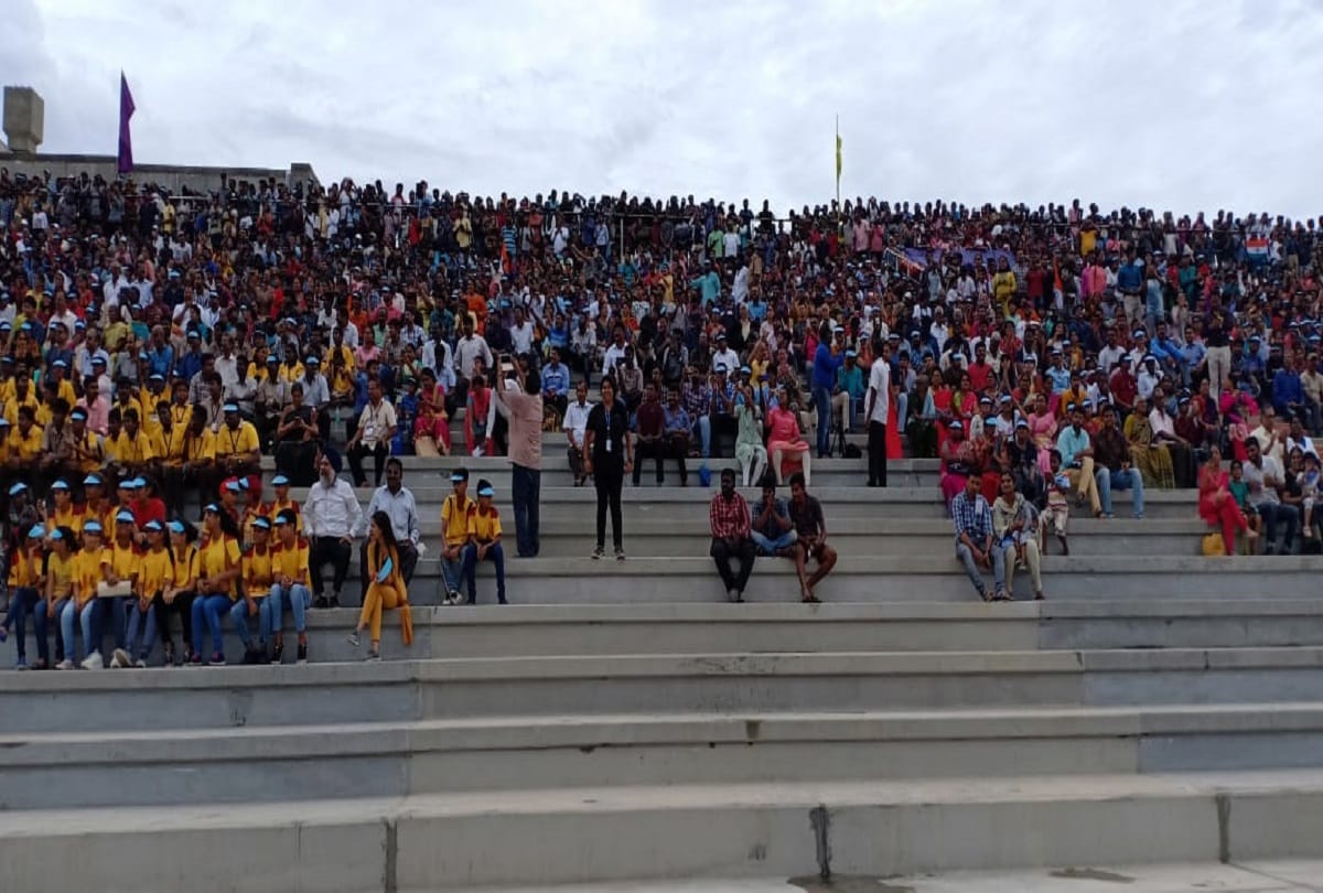 Thousands of people saw live launching of Chandrayaan-2 from ISRO space theme park, see pictures