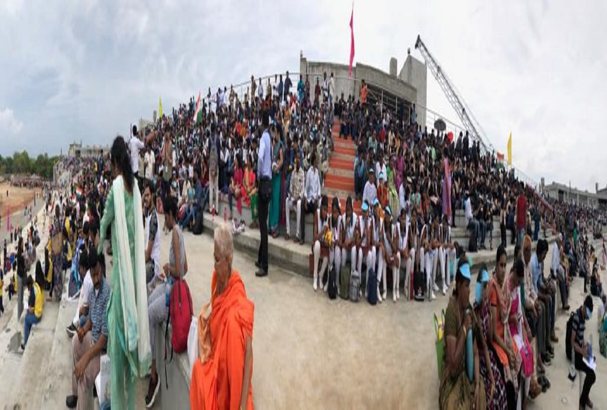 Thousands of people saw live launching of Chandrayaan-2 from ISRO space theme park, see pictures