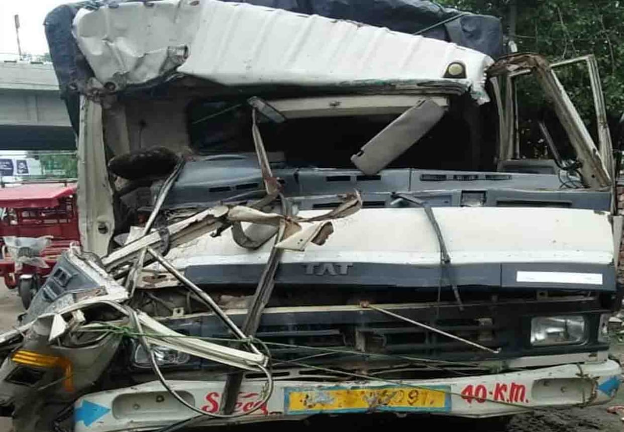 road accident in kanpur, one people died