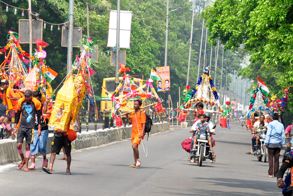 Steps of the devotees not staggered even in the heat