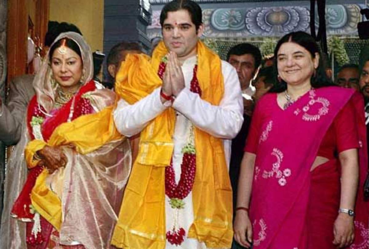 maneka gandhi tweets i wearing saree woven by pandit nehru in jail on varun wedding then deletes it