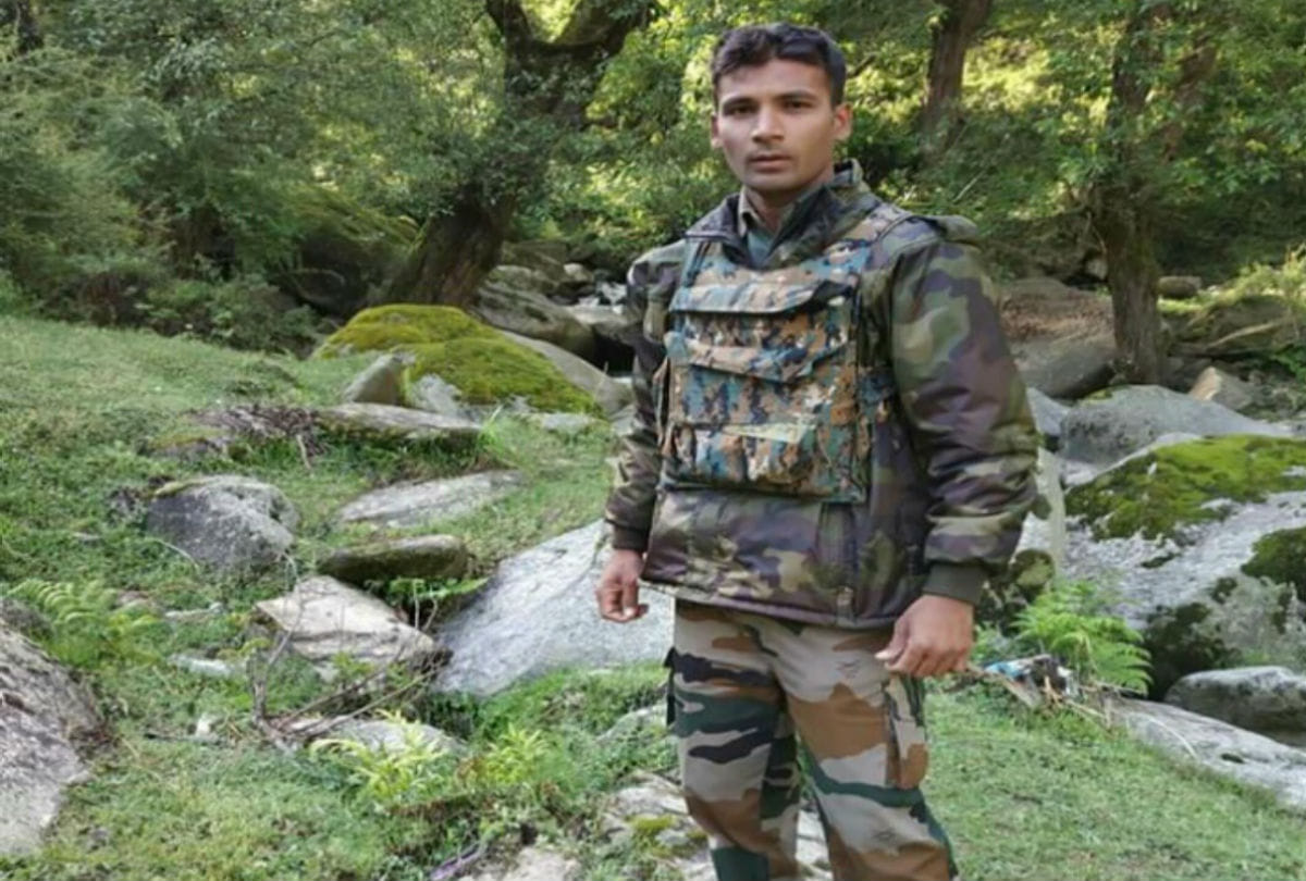kasganj army jawan arif khan martyred in jammu kashmir