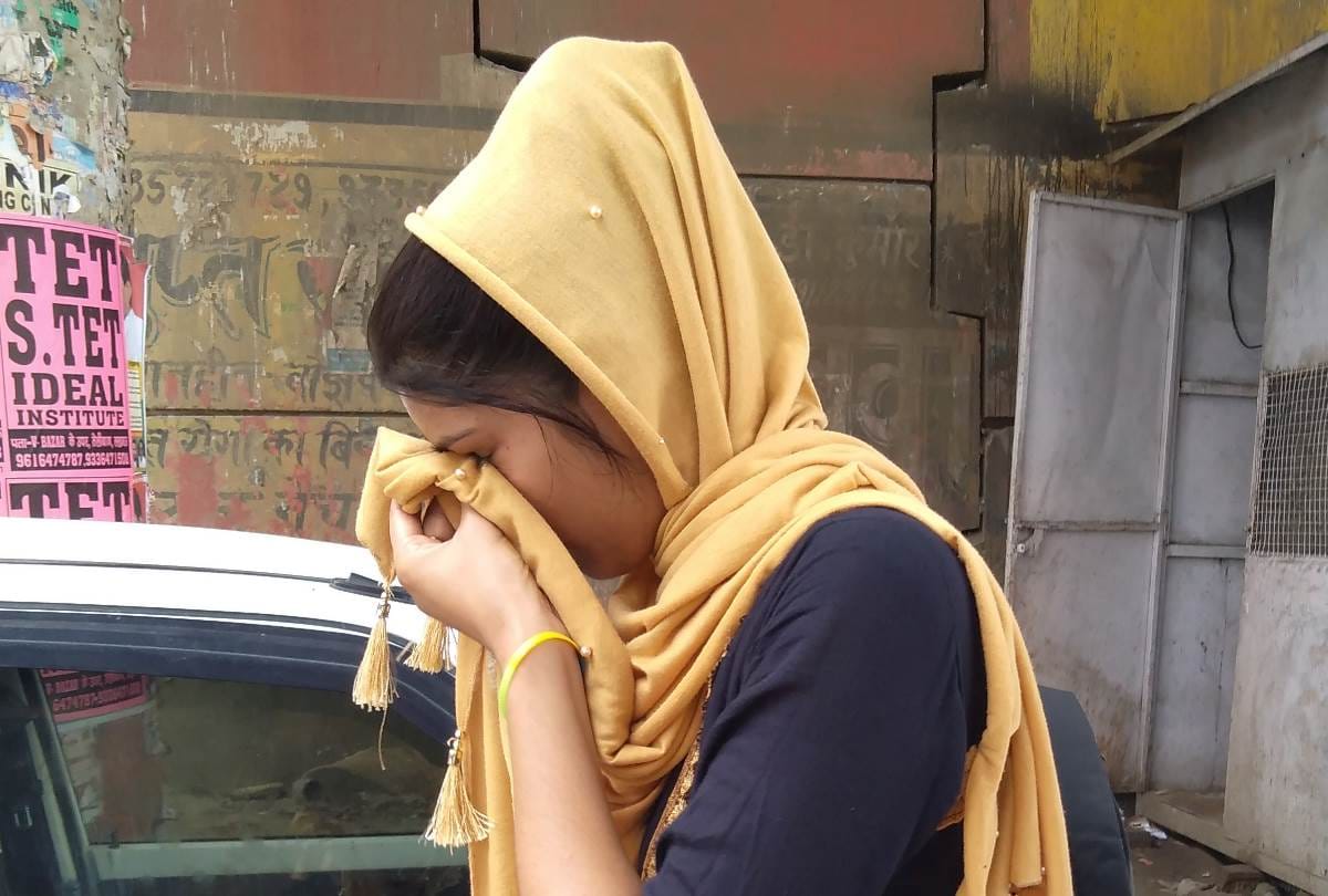 conductor misbehaved a student in lucknow