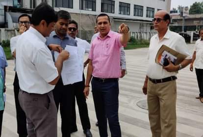 परिवहन निगम के एमडी व एलडी उपाध्यक्ष सोमवार को नए बस अड्डे के लिए जमीन देखने पहुंचे