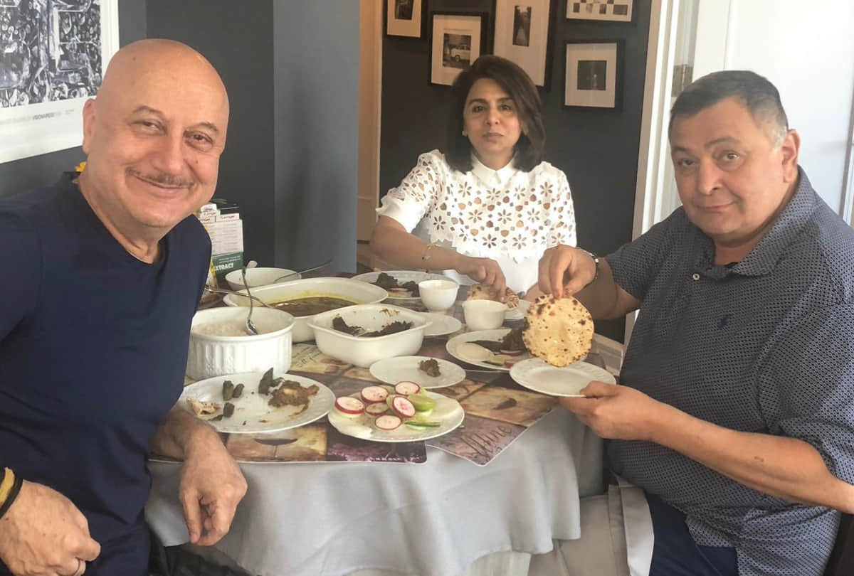 neetu kapoor share rishi kapoor throwback photo