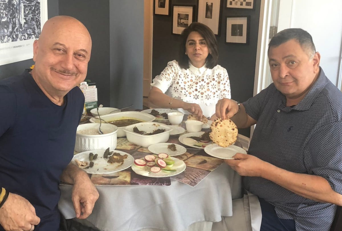 neetu kapoor share rishi kapoor throwback photo