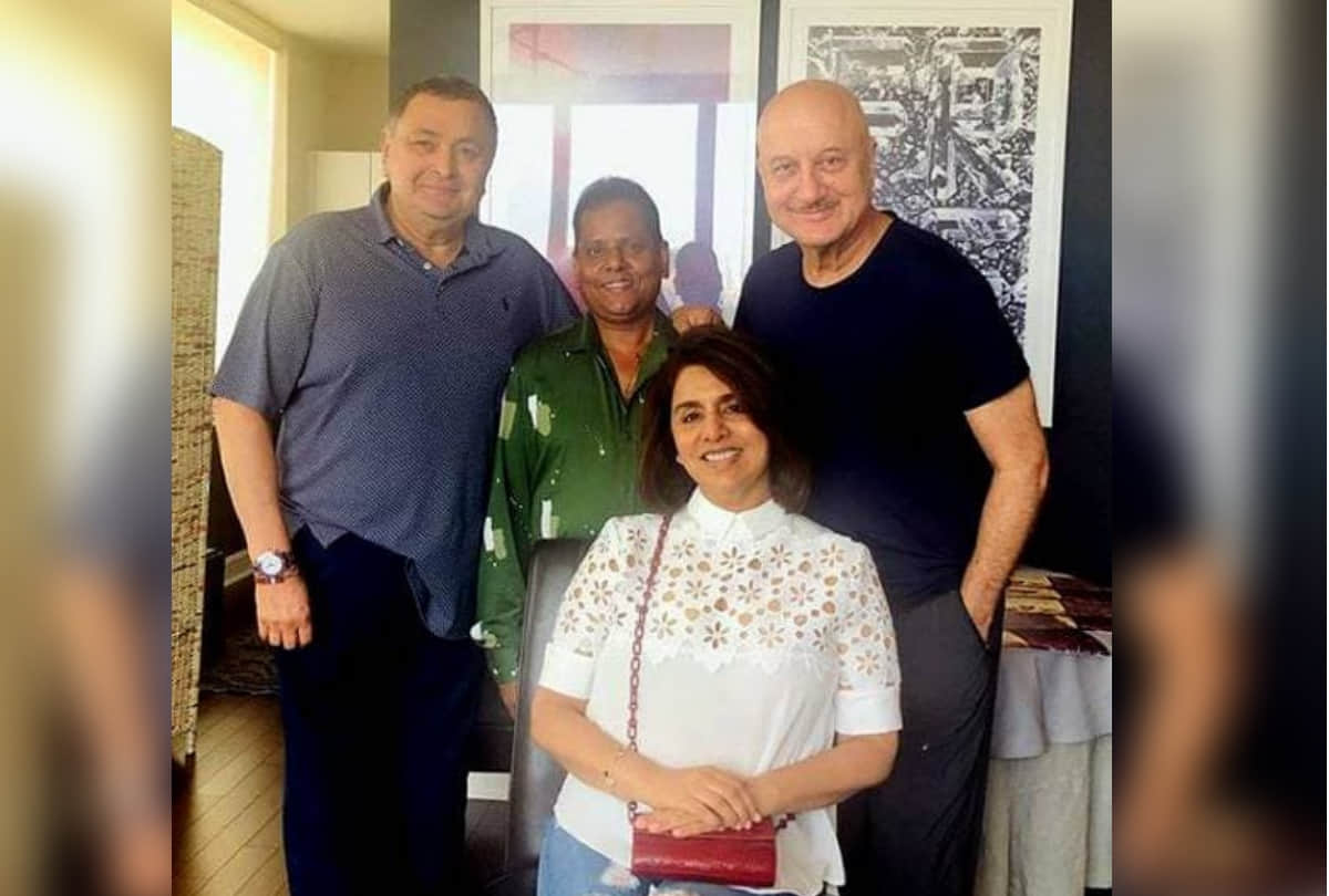 rishi kapoor with neetu kapoor have lunch with anupam kher in new york