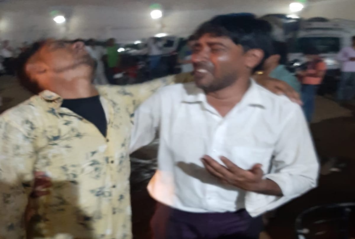Big road accident Pickup and canter collision in Hapur