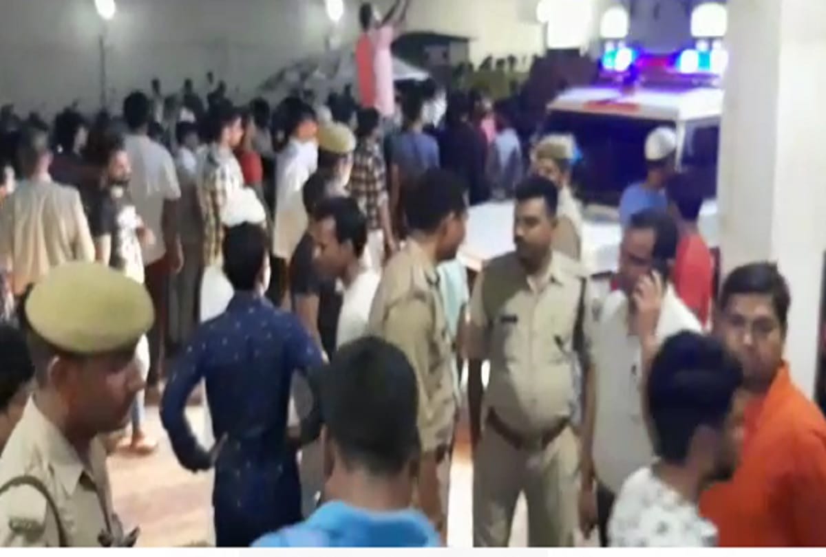 Big road accident Pickup and canter collision in Hapur