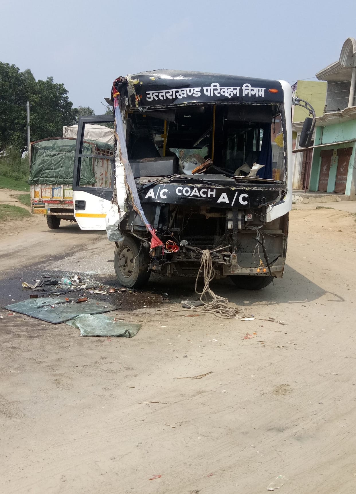two persons are injaured incollision of two cars
