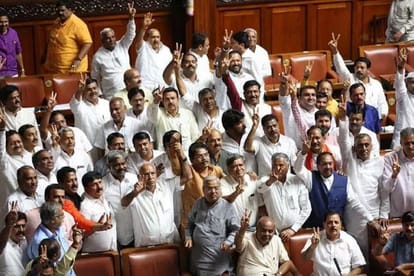 BJP ready to form government in Karnataka, legislative party meeting today at 11