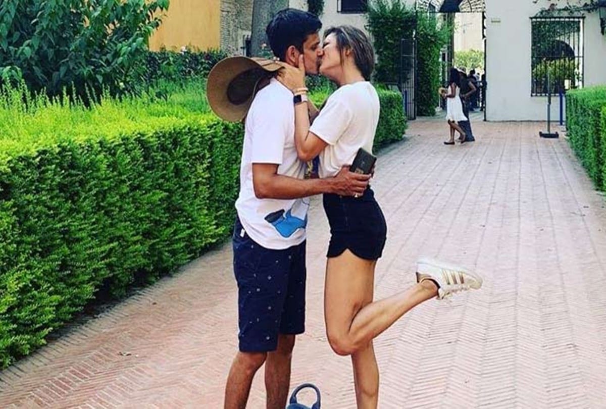 TV actress Drashti Dhami liplock with Husband Niraj Khemka in Spain