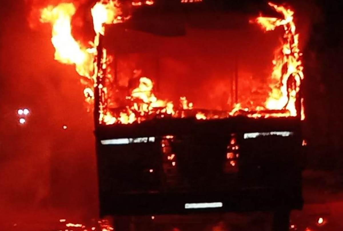 a bus caught fire on ayodhya highway