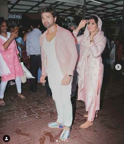 himesh reshammiya visit siddhivinayak temple with wife sonia kapoor