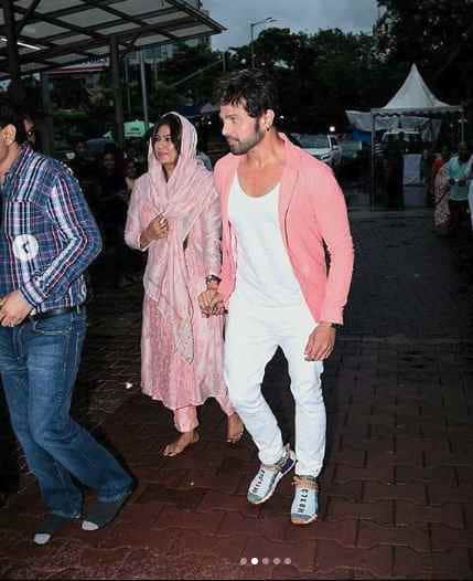 himesh reshammiya visit siddhivinayak temple with wife sonia kapoor