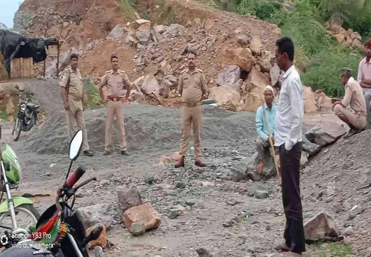 one death and two injured due to lightning fall from sky in mahoba