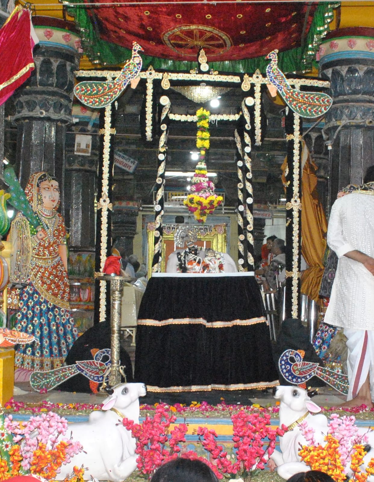 lord krishna sit on hindola