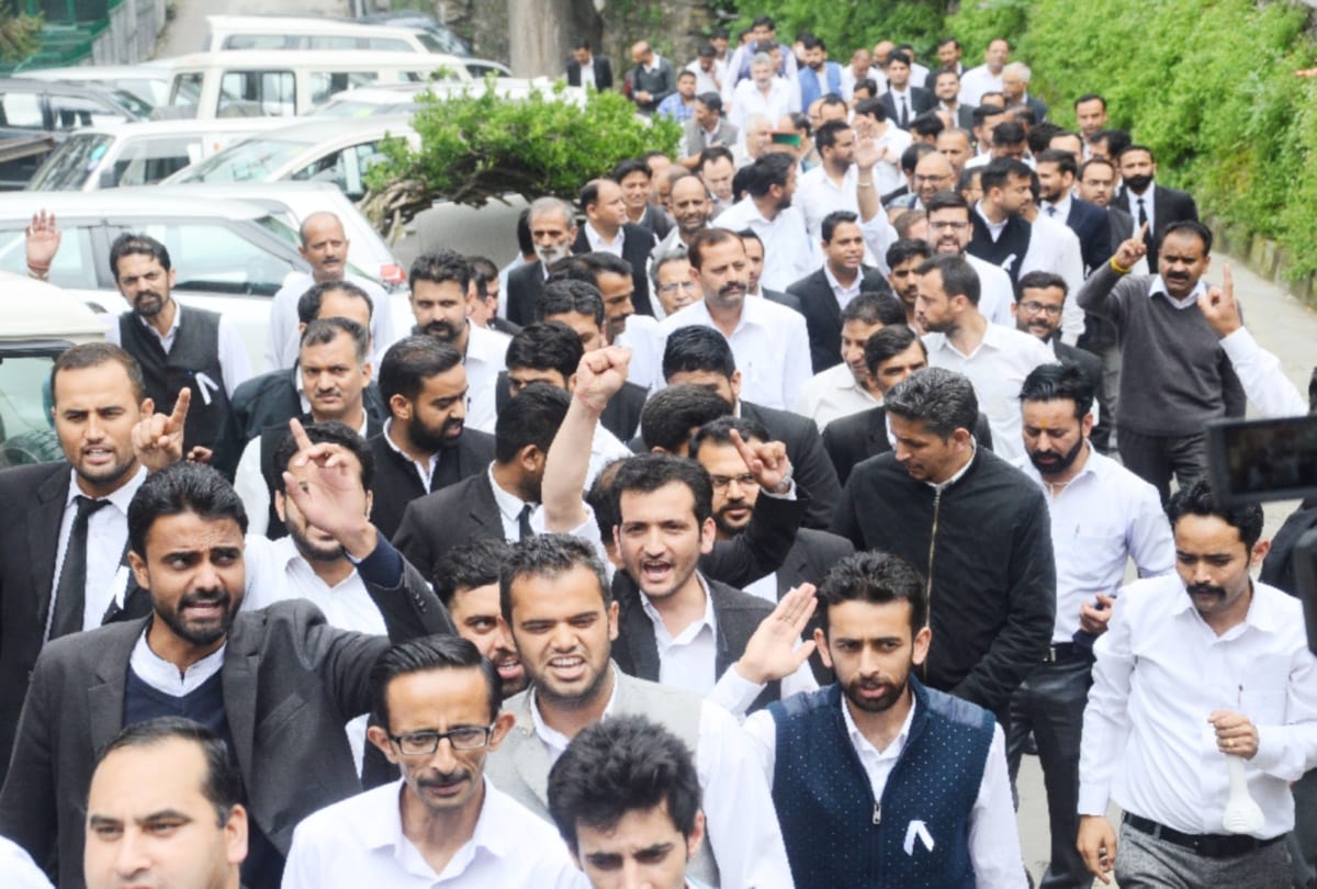 lawyer sitting on protest in Faridabad