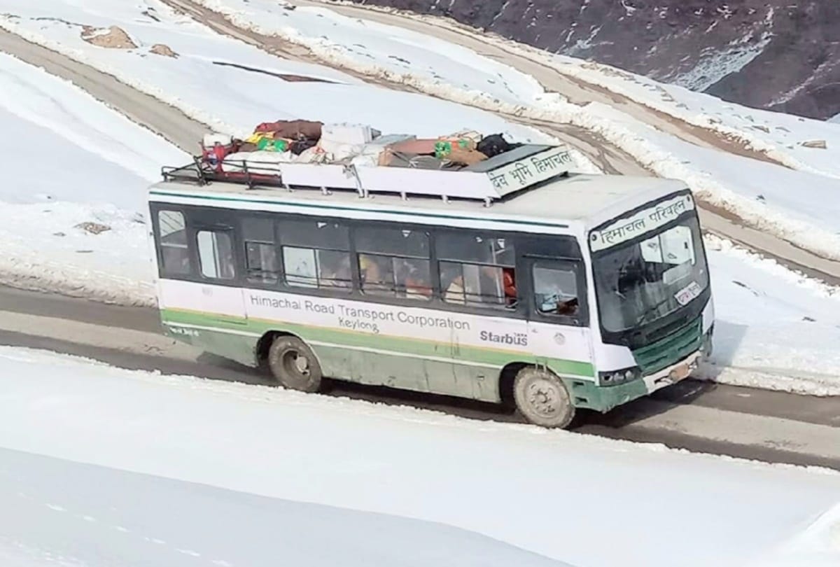 HRTC bus service reaches Manali Kaza route after nine months