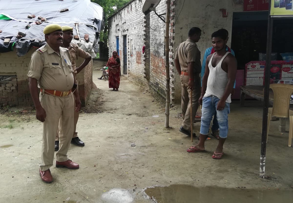 Clash in Land dispute 8 person injured report file on 104 people in mau