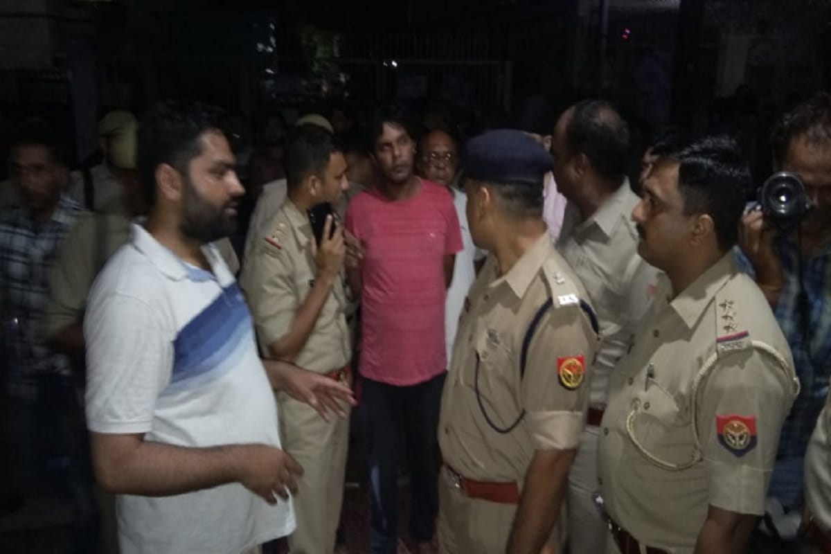 Encounter between police and criminals in Shastri Nagar of Meerut district