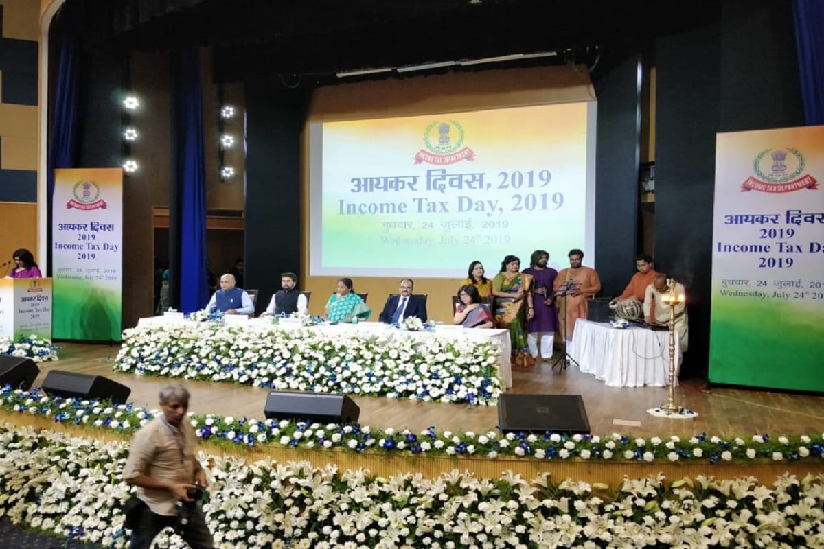 nirmala sitharaman advice to cbdt officers, work like a bee