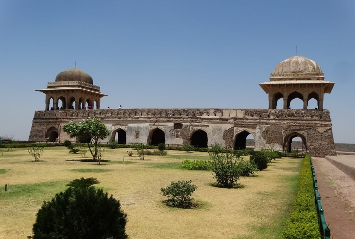 visit roopmati pavilion mandu madhya pradesh with partner