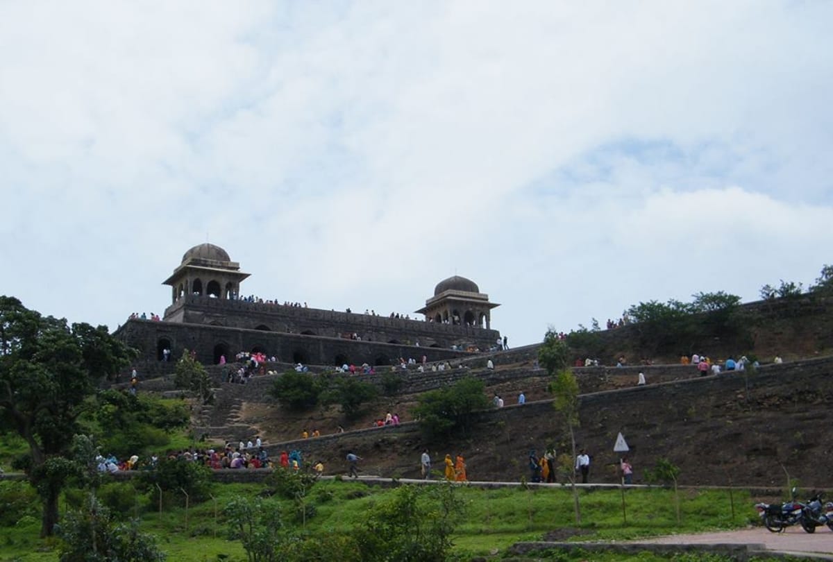 visit roopmati pavilion mandu madhya pradesh with partner