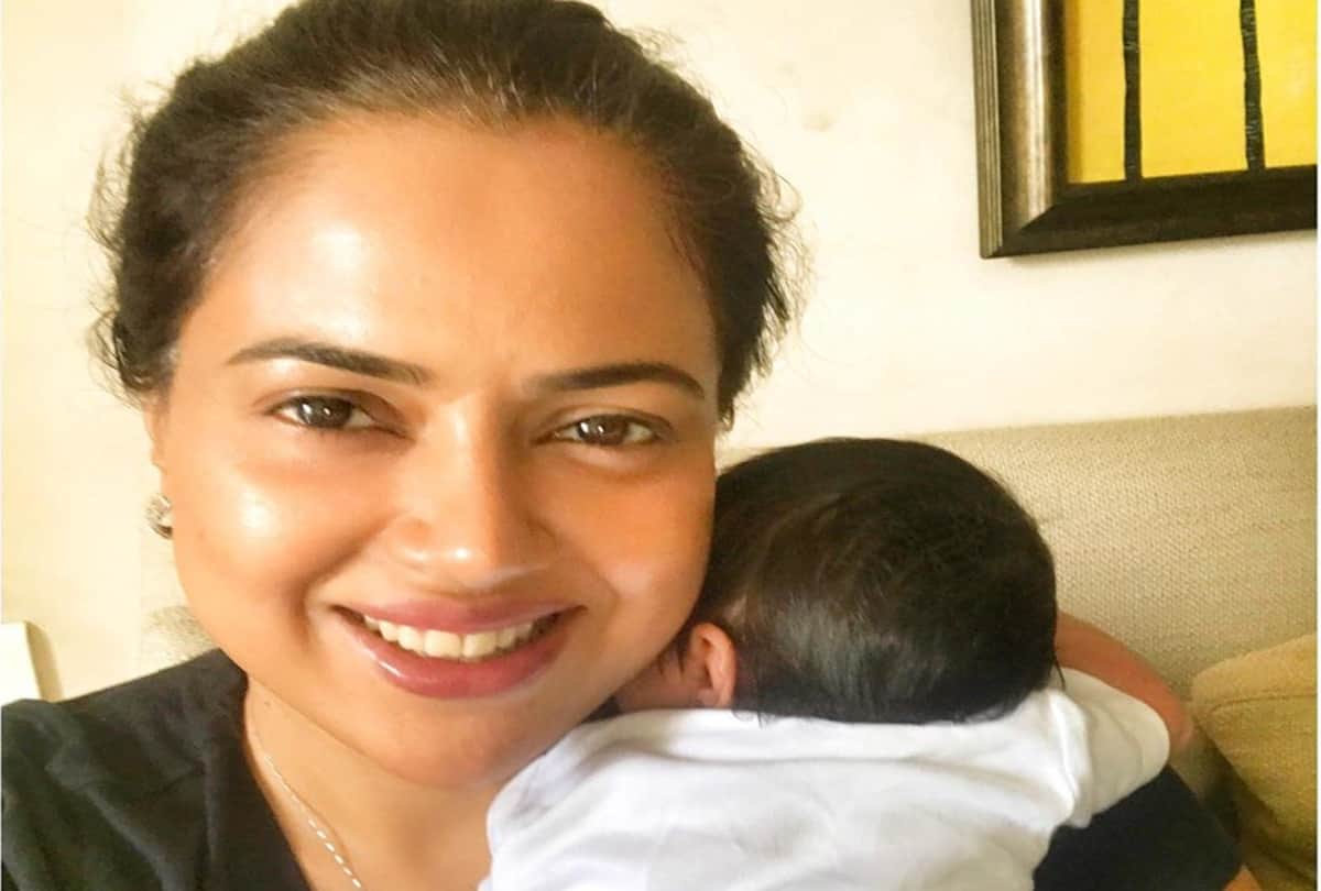 Entertainment news Capsule Lata Mangeshkar Instagram Saif Kareena Sameera Reddy Shanaya Kapoor War