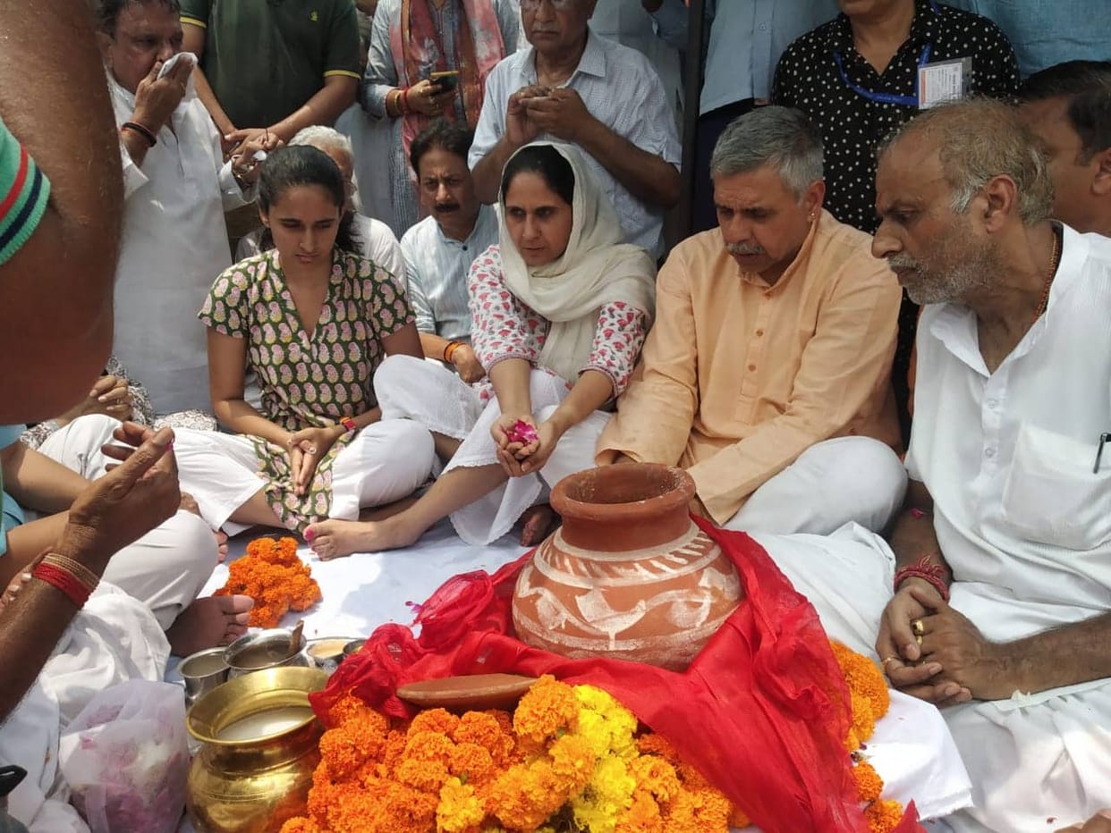 sheila dixit passed away bone immersion in haridwar