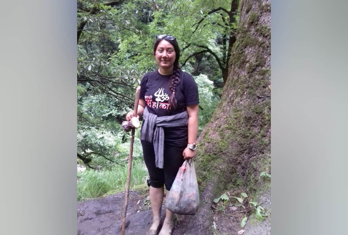 Srikhand Mahadev Yatra 2019 Ishani completed 35 Kilometer Trekking by Barefoot Three Times Himachal