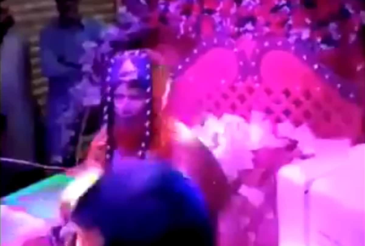 man dressed as birde and known as dulhan wali sarkar