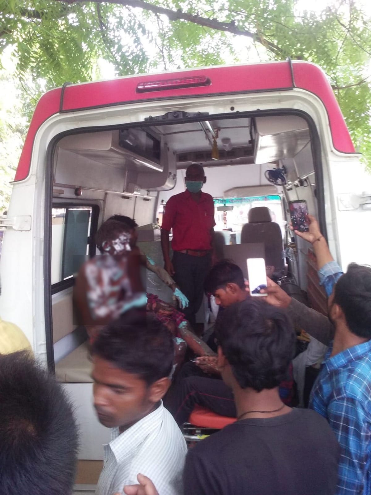 wife fire herself died after husband not give permission not talking on mobile cholapur varanasi