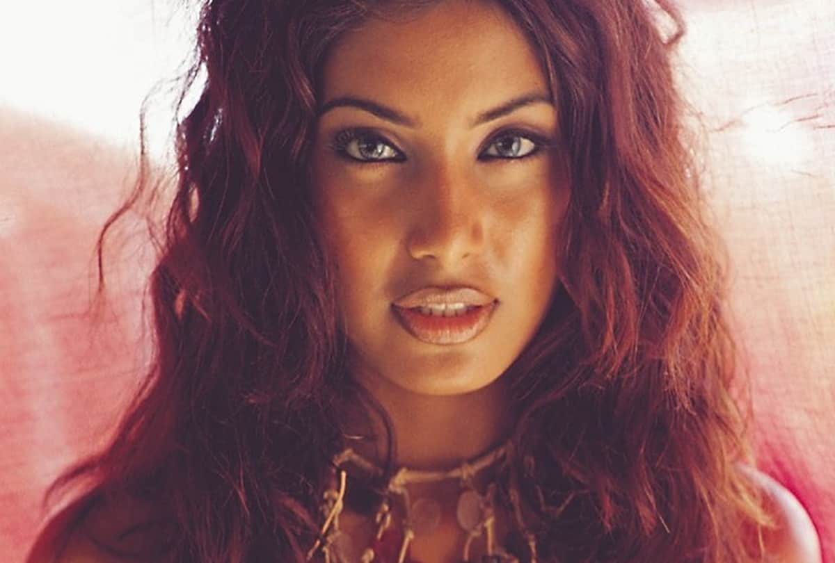 Bipasha Basu Shares Her Throwback Photo From Teenage Days