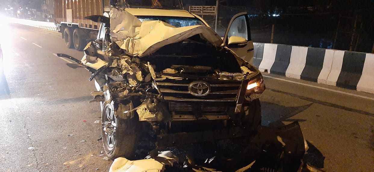 Accident on derabassi flyover, three injured